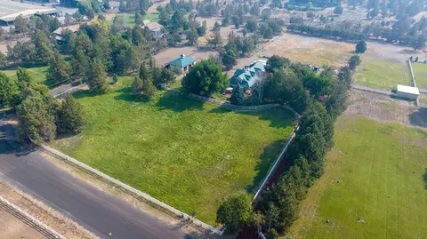 View/Area - 65160 Highland Rd, Bend, OR 97703 photo 5 of 7