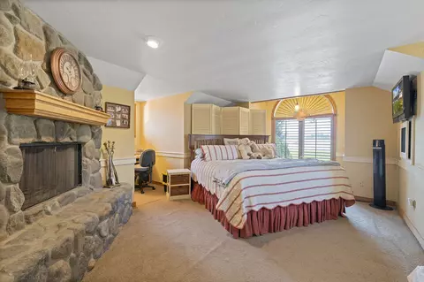 Bedroom - 65160 Highland Rd, Bend, OR 97703 photo 3 of 4