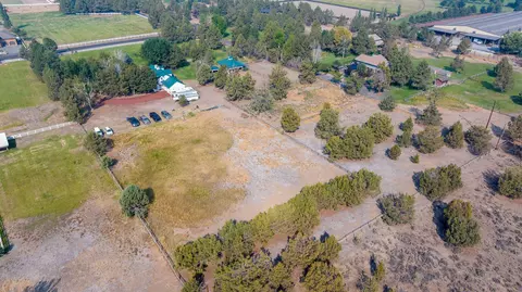 View/Area - 65160 Highland Rd, Bend, OR 97703 photo 3 of 7
