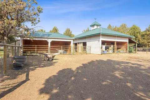 Exterior - 65160 Highland Rd, Bend, OR 97703 photo 8 of 8