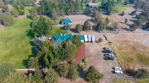 View/Area - 65160 Highland Rd, Bend, OR 97703 photo 4 of 7
