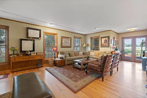 Living - 65160 Highland Rd, Bend, OR 97703 photo 2 of 3