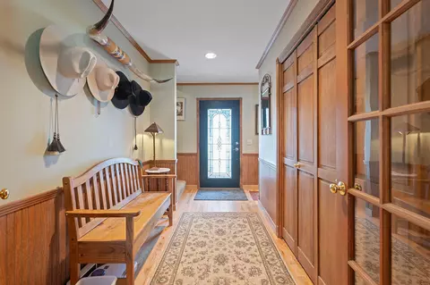 Entry Way - 65160 Highland Rd, Bend, OR 97703 photo 1 of 2