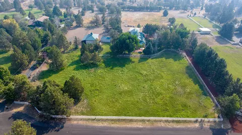 View/Area - 65160 Highland Rd, Bend, OR 97703 photo 6 of 7