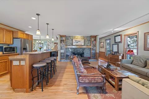 Living - 65160 Highland Rd, Bend, OR 97703 photo 3 of 3