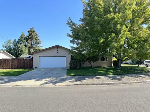 1800 Serenity Dr, Medford, OR 97504