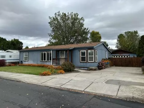 1729 NW Fir Ave, Redmond, OR 97756