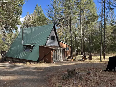 244 Dunlap Rd, Jacksonville, OR 97530