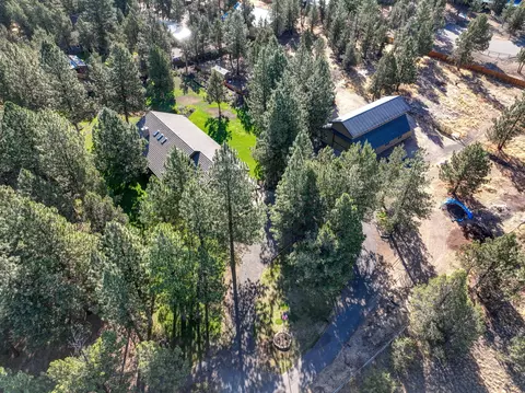 View/Area - 16865 James Ln, Bend, OR 97703 photo 4 of 6