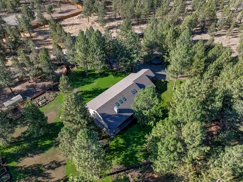 View/Area - 16865 James Ln, Bend, OR 97703 photo 5 of 6