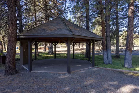 Exterior - 16865 James Ln, Bend, OR 97703 photo 13 of 14