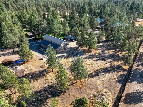 View/Area - 16865 James Ln, Bend, OR 97703 photo 3 of 6