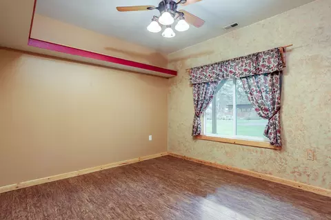 Bedroom - 16865 James Ln, Bend, OR 97703 photo 9 of 10