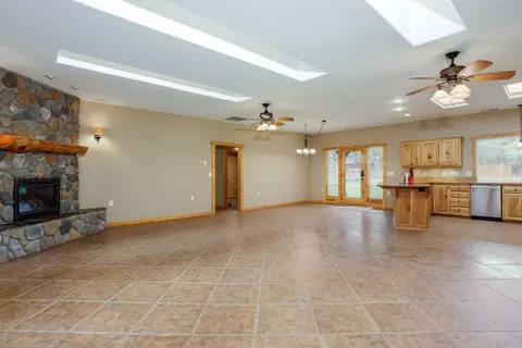 Living - 16865 James Ln, Bend, OR 97703 photo 3 of 6