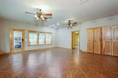 Living - 16865 James Ln, Bend, OR 97703 photo 4 of 6