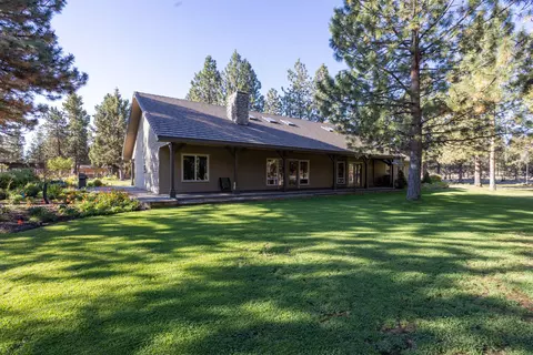 Exterior - 16865 James Ln, Bend, OR 97703 photo 2 of 14
