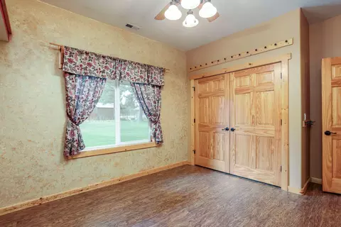 Bedroom - 16865 James Ln, Bend, OR 97703 photo 10 of 10