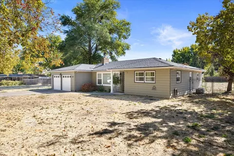 2841 Juniper Ave, Central Point, OR 97502 photo 4