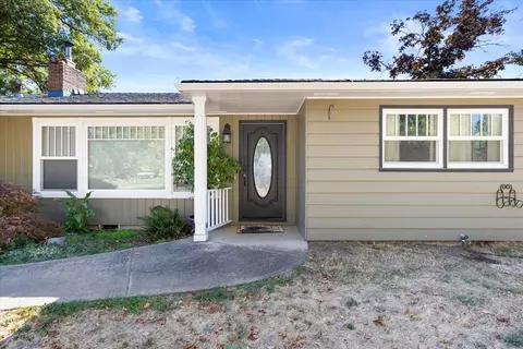 2841 Juniper Ave, Central Point, OR 97502 photo 3