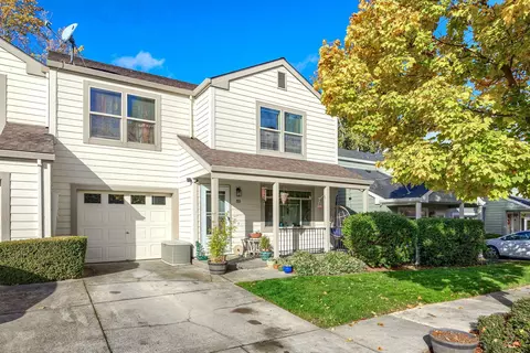 155 Brooks Ln, Ashland, OR 97520