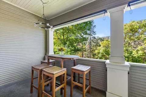 126 S Pioneer St, Ashland, OR 97520
