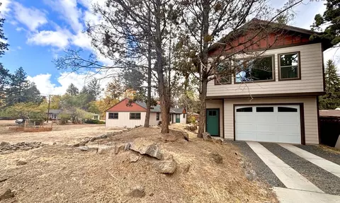 612 NE 11th St #1 & 2, Bend, OR 97701