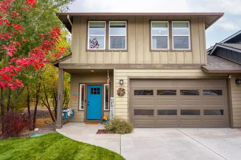 121 NW 29th St, Redmond, OR 97756