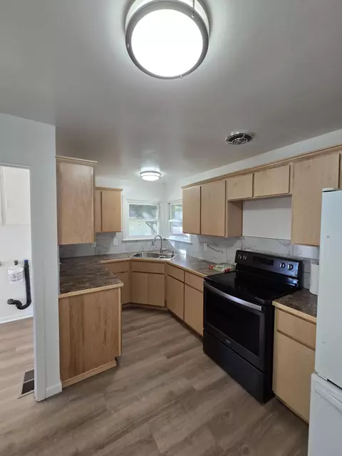Kitchen - 191 2nd St, Tulelake, CA 96134 photo 1 of 2