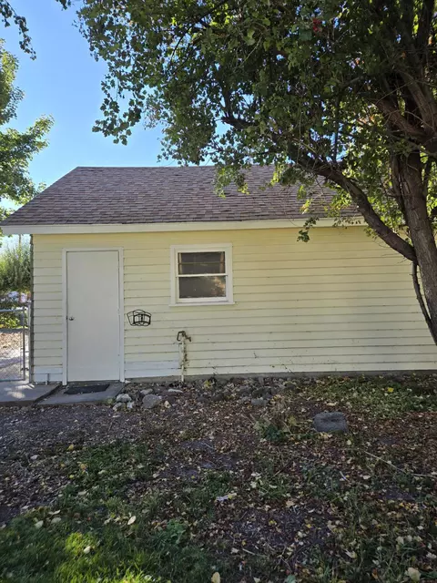 Exterior - 191 2nd St, Tulelake, CA 96134 photo 12 of 15