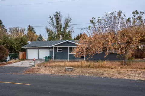 6313 Dennis Dr, Klamath Falls, OR 97603