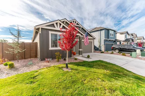 Exterior - 20651 Kira Dr, Bend, OR 97702 photo 3 of 8