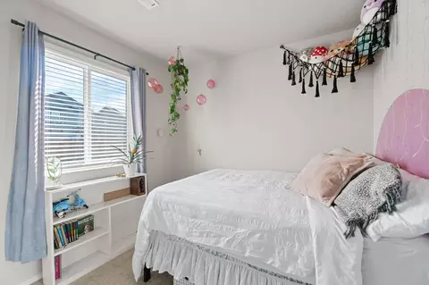 Bedroom - 20651 Kira Dr, Bend, OR 97702 photo 4 of 4