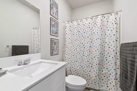 Bath - 20651 Kira Dr, Bend, OR 97702 photo 3 of 4