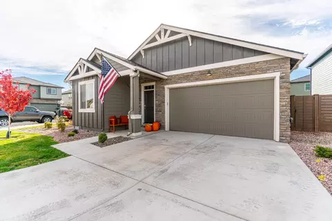 Exterior - 20651 Kira Dr, Bend, OR 97702 photo 8 of 8