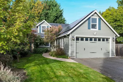 1420 S Columbus Ave, Medford, OR 97501