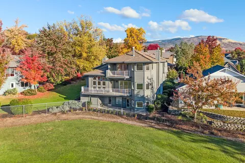 3508 Southvillage Dr, Medford, OR 97504