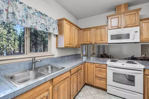 52052 Red Pne, La Pine, OR 97739 photo 14