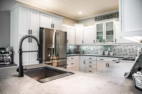 Kitchen - 22675 Crestview Ln, Bend, OR 97702 photo 1 of 3