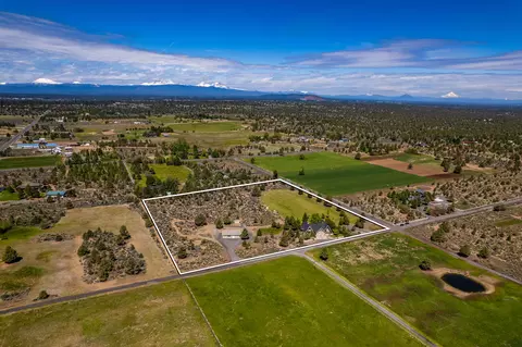 View/Area - 22675 Crestview Ln, Bend, OR 97702 photo 3 of 4