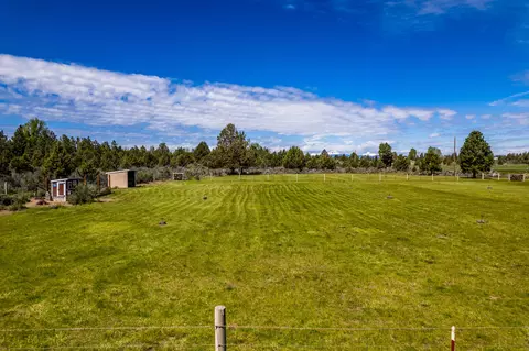 Exterior - 22675 Crestview Ln, Bend, OR 97702 photo 11 of 11