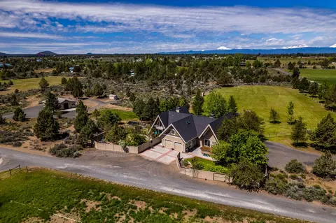 View/Area - 22675 Crestview Ln, Bend, OR 97702 photo 4 of 4
