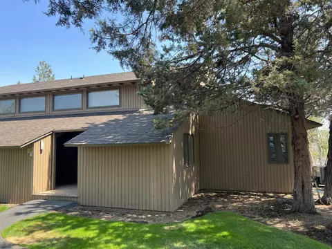 2280 Snowgoose Dr #RV6D, Redmond, OR 97756