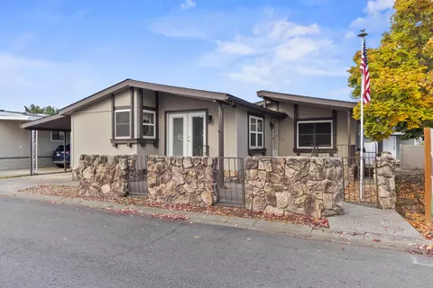 1260 Willow Ct, Grants Pass, OR 97527