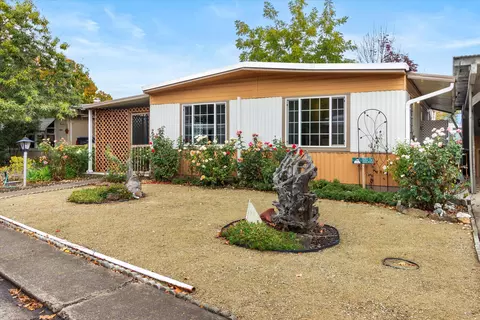 2252 Table Rock Rd #9, Medford, OR 97501