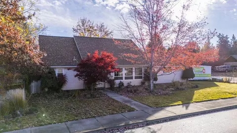 3036 NE Madison Ave, Bend, OR 97701
