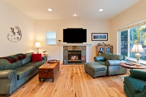 19586 Brookside Way, Bend, OR 97702 photo 12