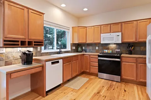 19586 Brookside Way, Bend, OR 97702 photo 17