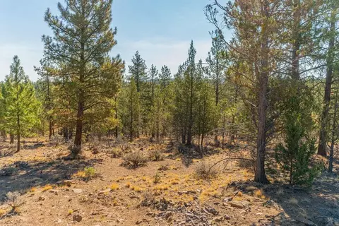62984 Levins Ln, Bend, OR 97703
