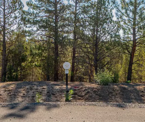 62984 Levins Ln, Bend, OR 97703 photo 2