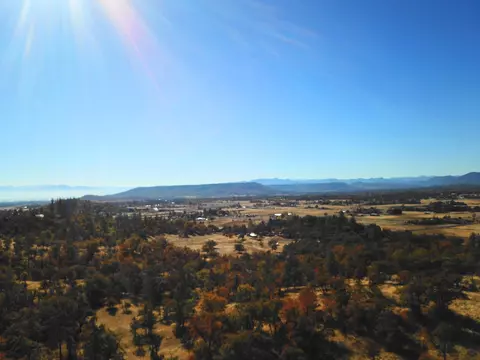 575 Leafwood Dr, Eagle Point, OR 97524 photo 10